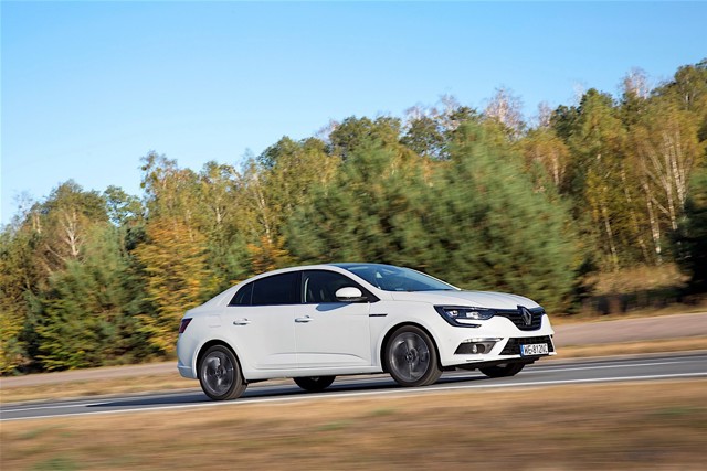 Renault Megane Sedan photo 28