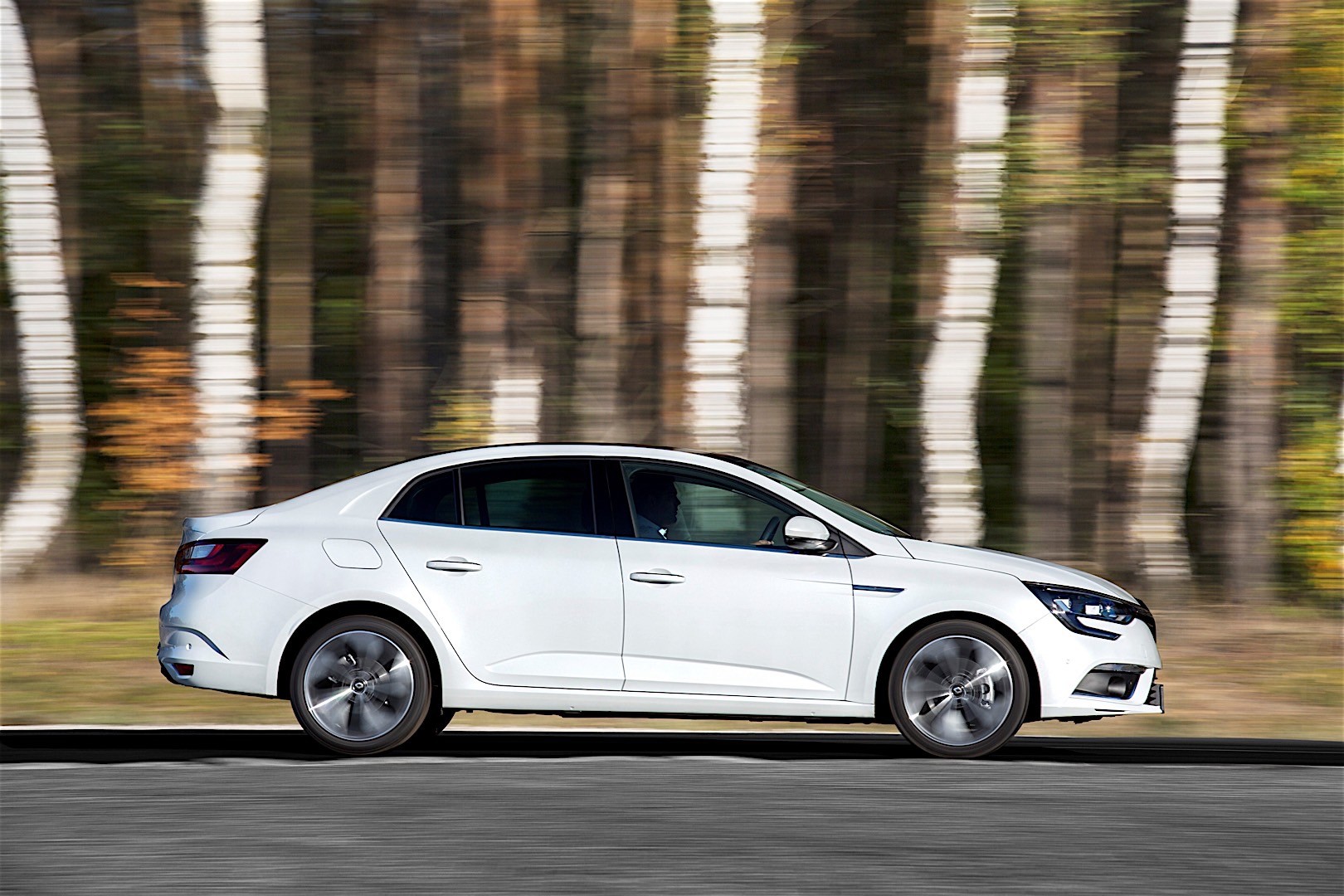 Renault Megane Sedan photo 30