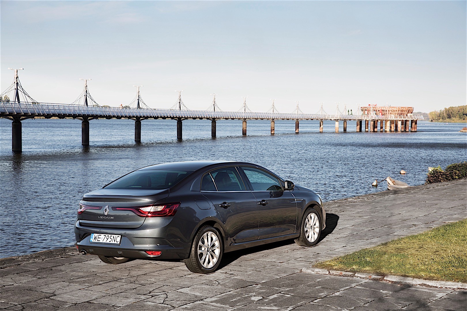 Renault Megane Sedan photo 33