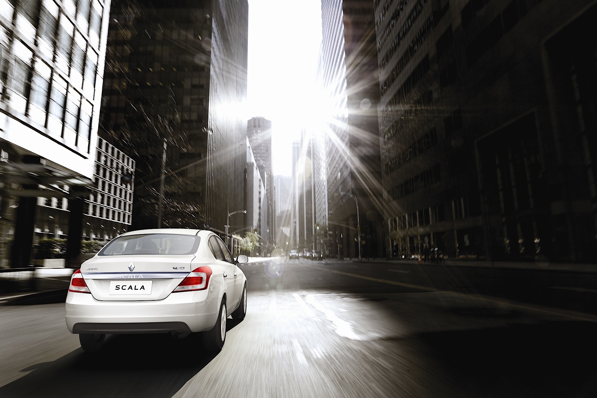 Renault Scala photo 2