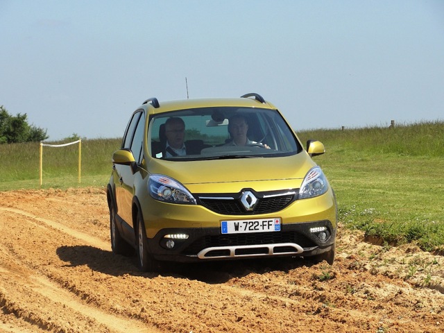 Renault Scenic Xmod photo 21