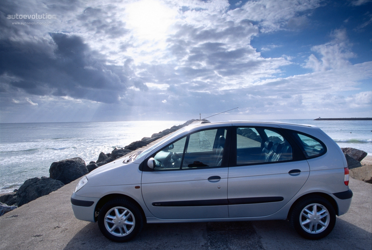 Renault Scenic photo 2