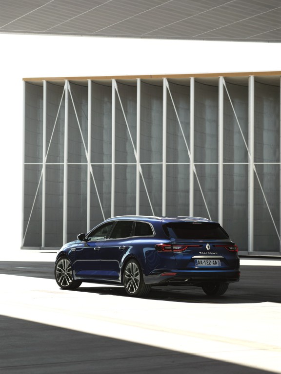 Renault Talisman Estate photo 2