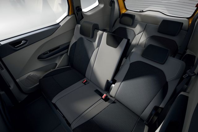 Renault Triber photo 32