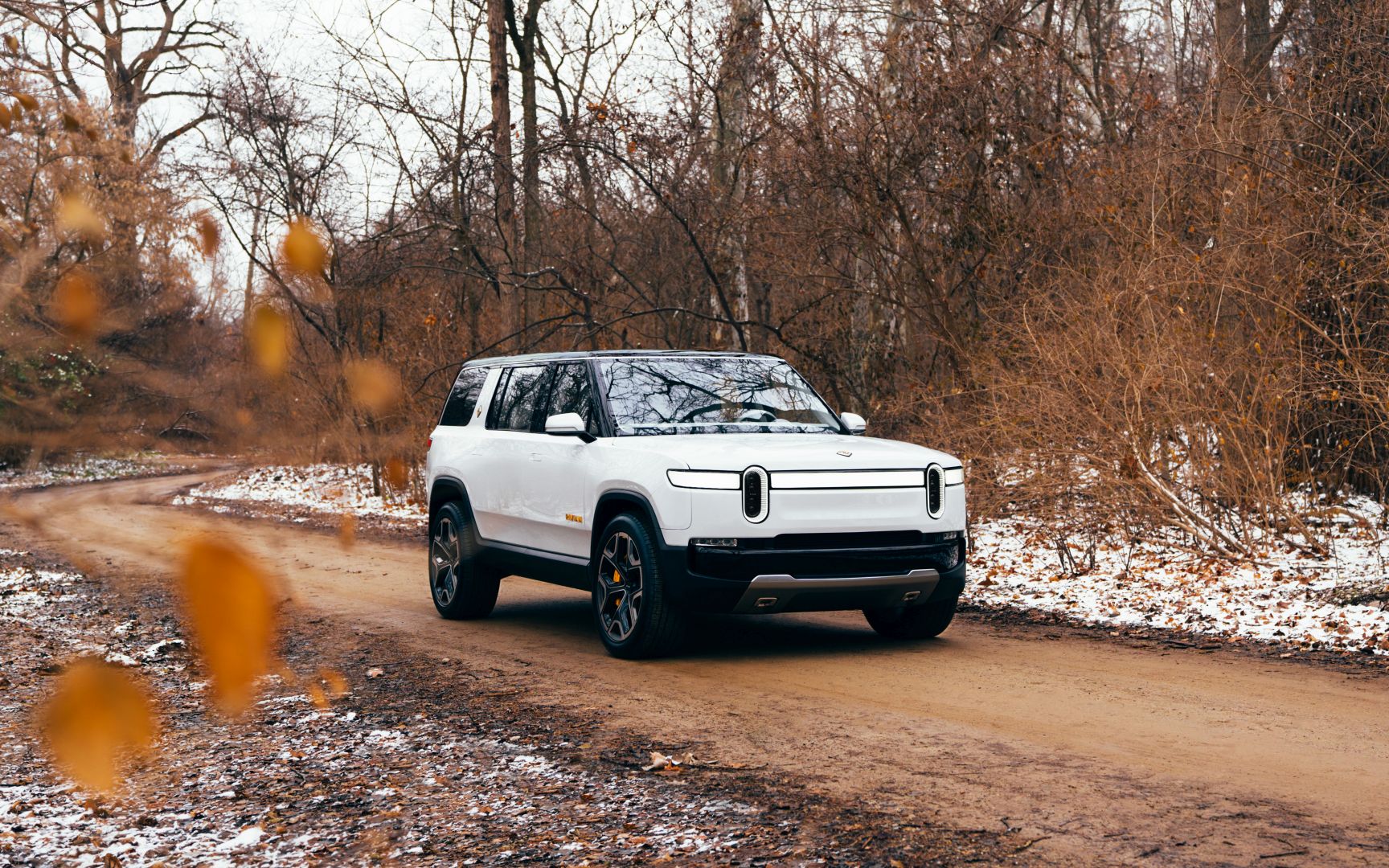 Rivian R1s photo 3