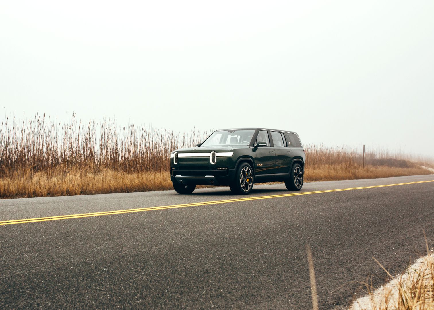 Rivian R1s photo 10