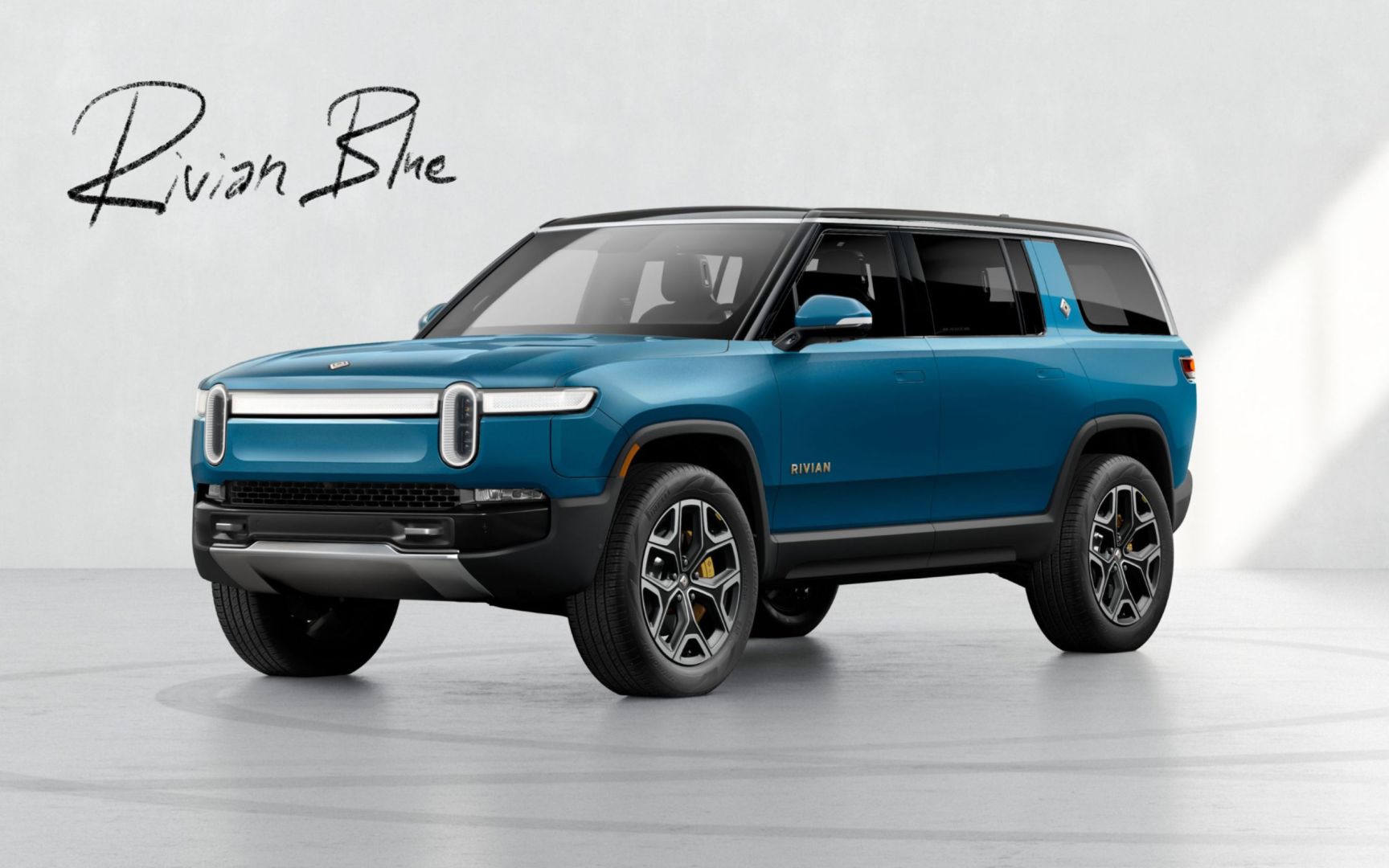 Rivian R1s photo 14