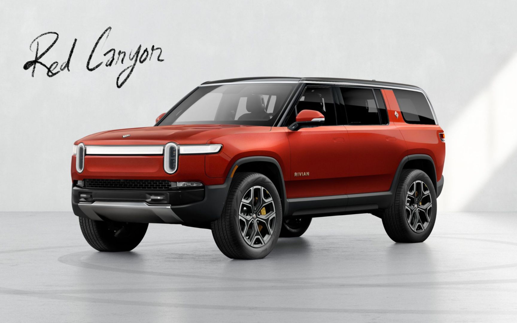 Rivian R1s photo 15