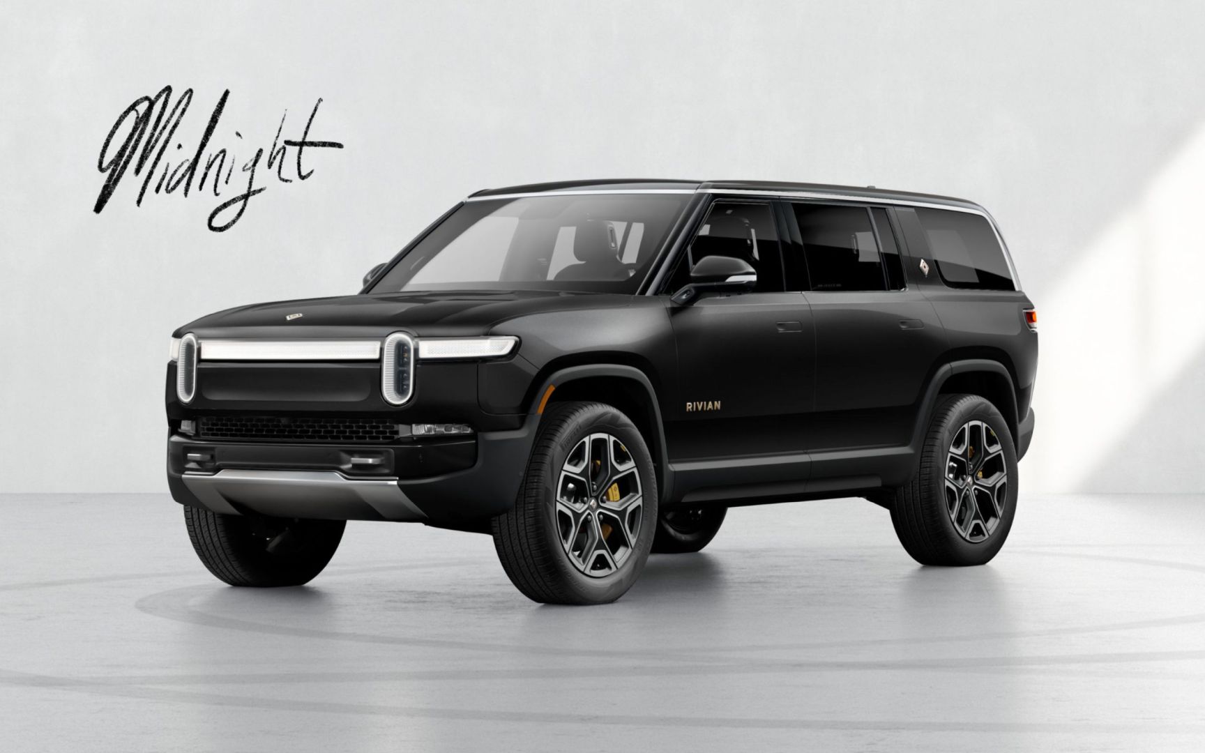 Rivian R1s photo 16