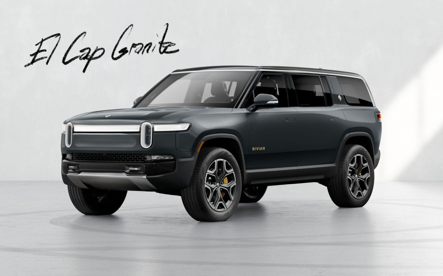 Rivian R1s photo 22