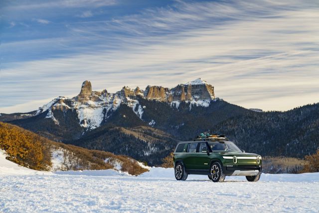 Rivian R1s photo 24