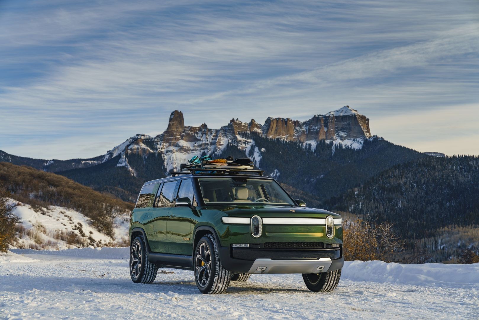 Rivian R1s photo 26
