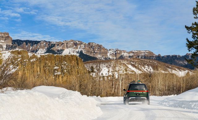 Rivian R1s photo 37