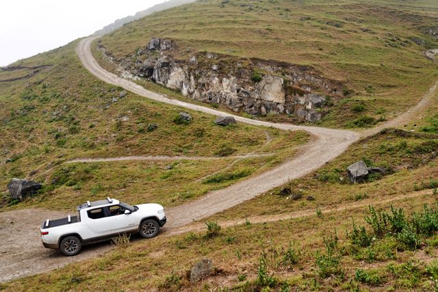 Rivian R1t photo 8