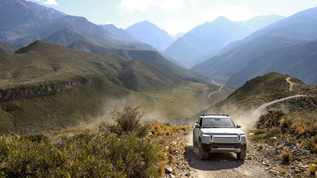 Rivian R1t photo 12