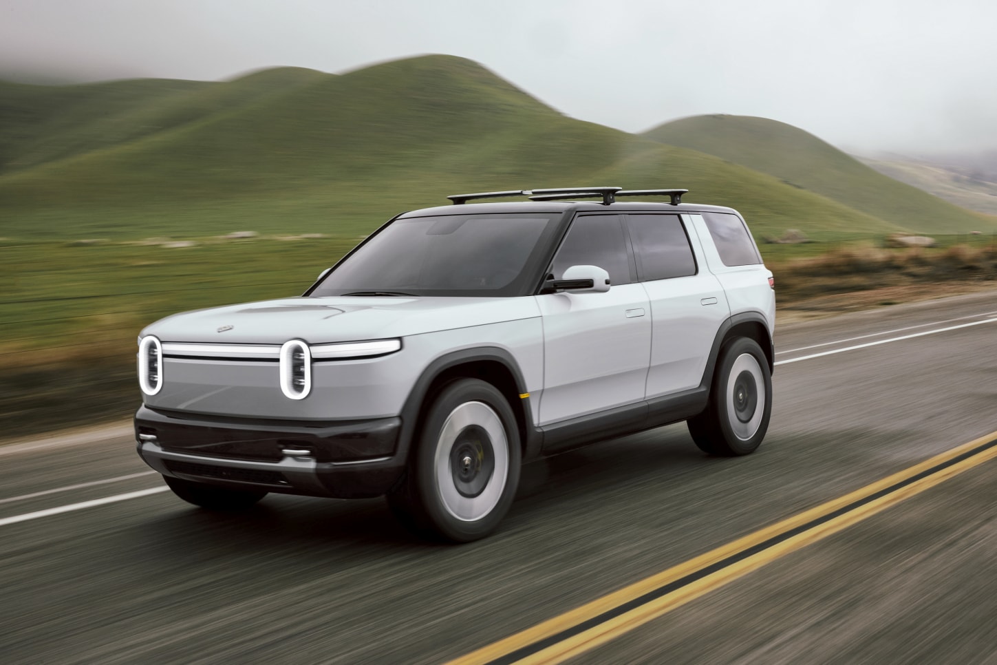 Rivian R2 photo 4