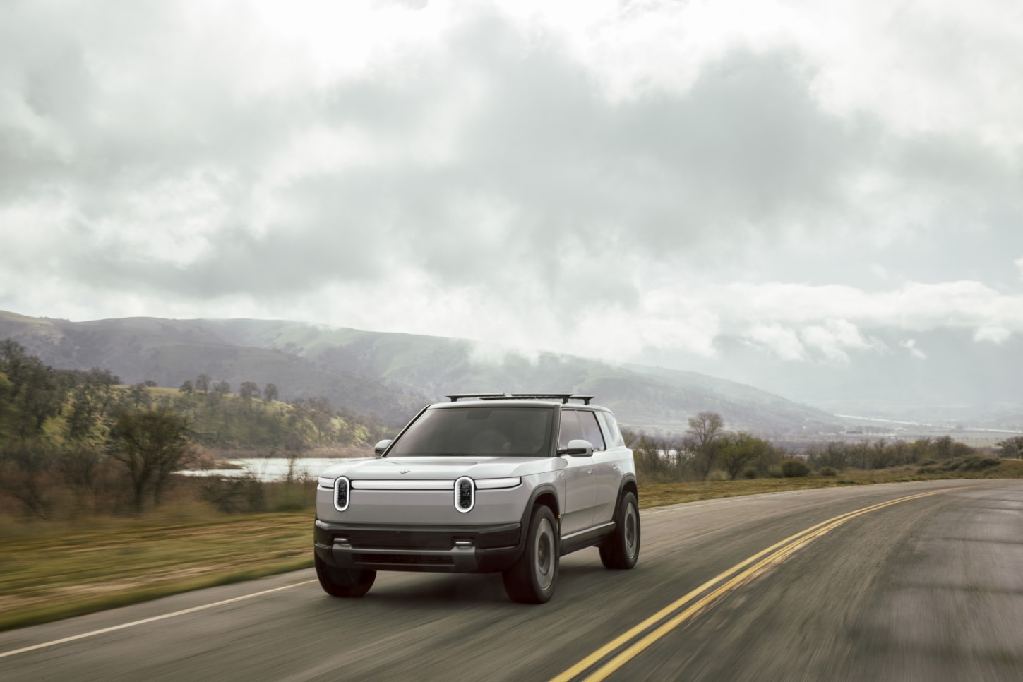 Rivian R2 photo 7