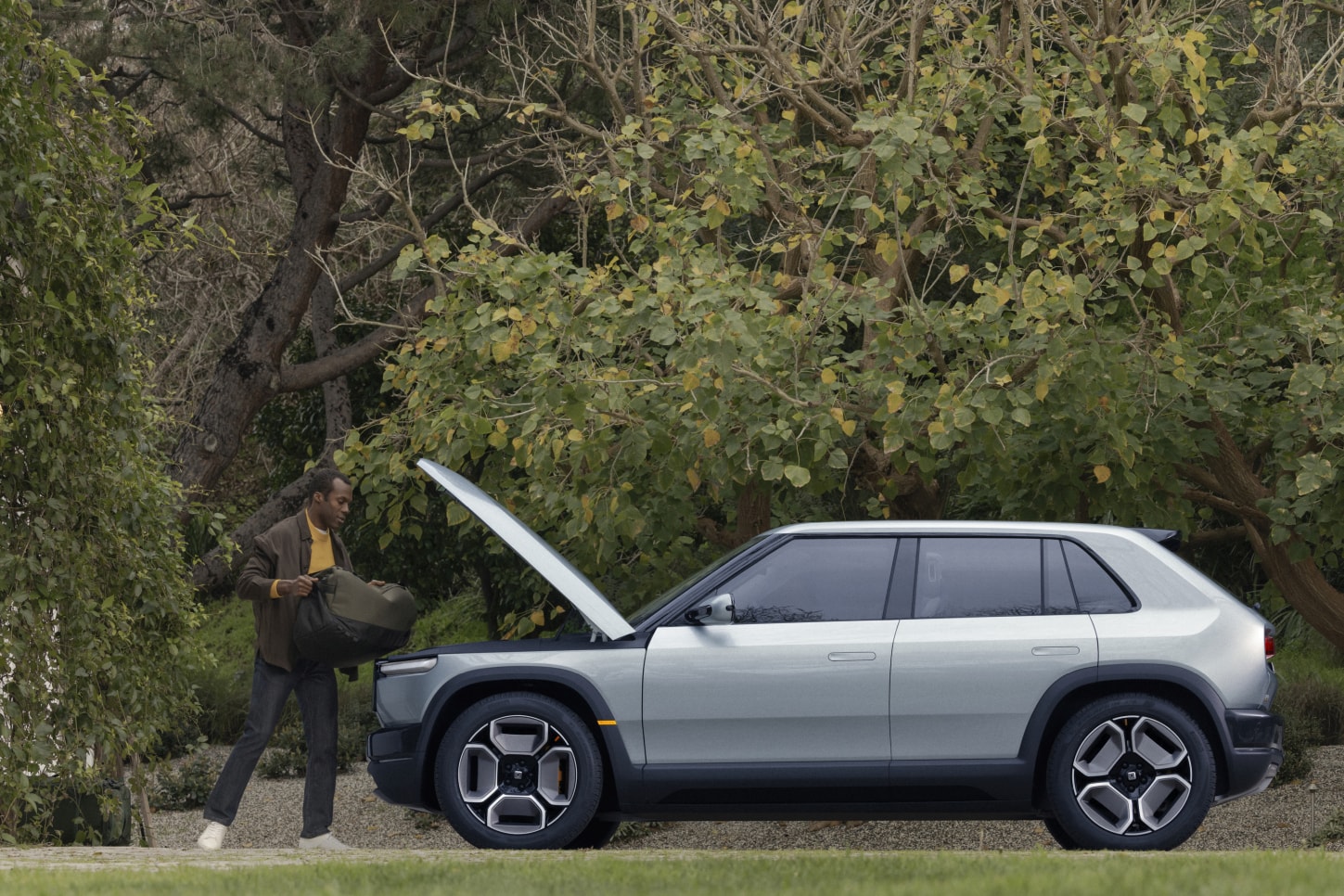 Rivian R3 photo 4