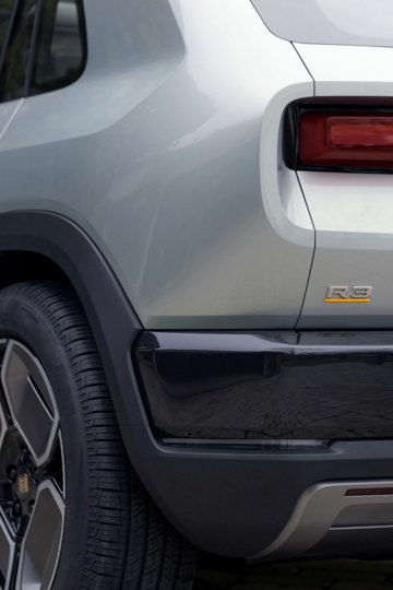 RIVIAN R3