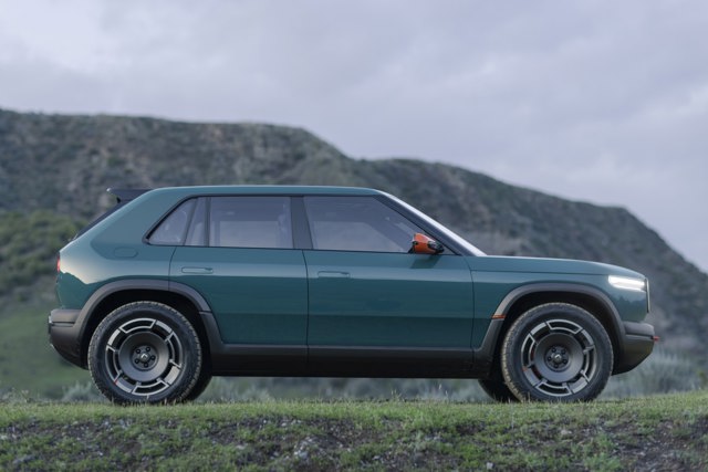 Rivian R3x foto 5
