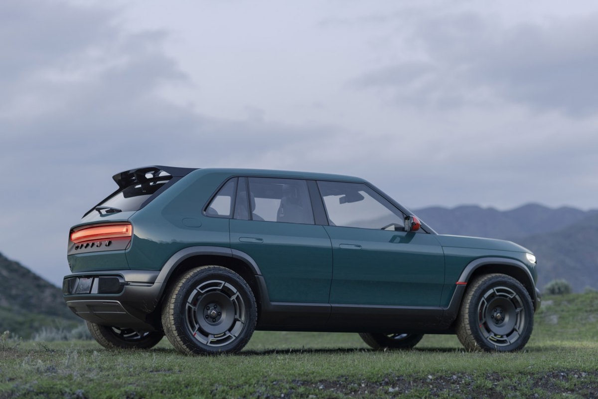 Rivian Rivian R3x