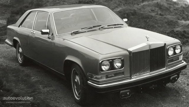 Rolls-Royce Camargue photo 9