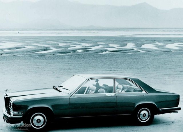 Rolls-Royce Camargue photo 10