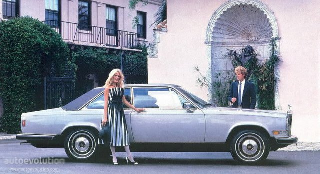Rolls-Royce Camargue photo 2