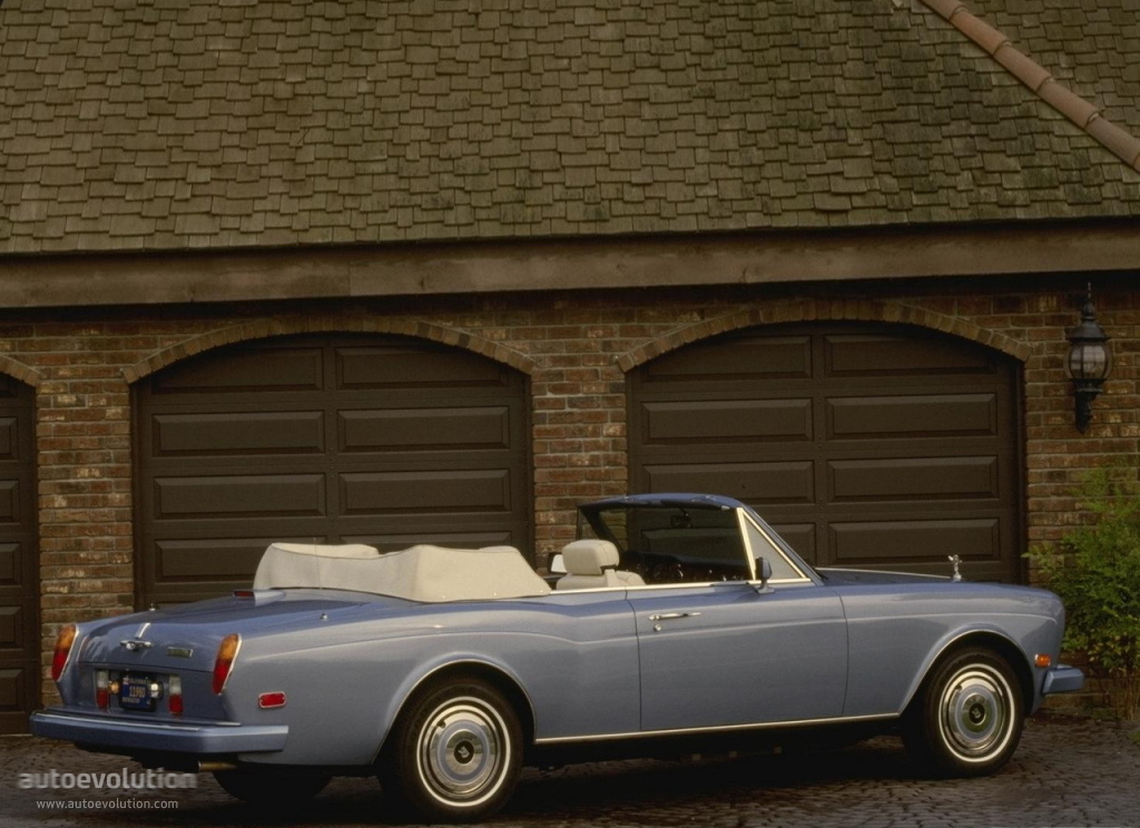 Rolls-Royce Corniche photo 4