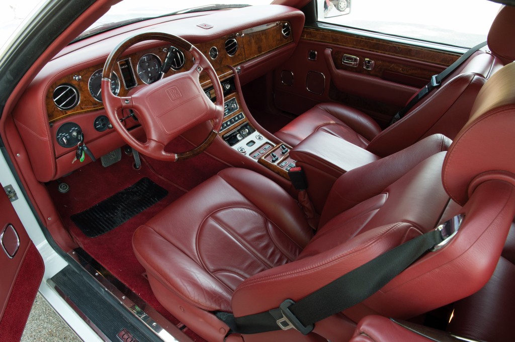 Rolls-Royce Corniche photo 24