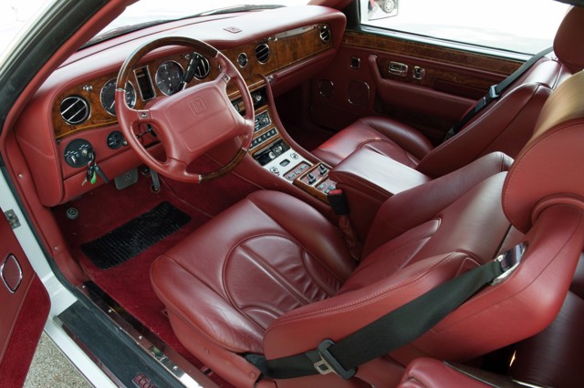 Rolls-Royce Corniche photo 24
