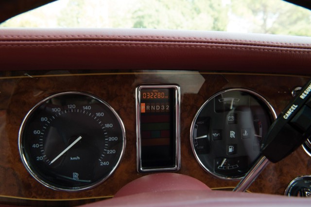 Rolls-Royce Corniche photo 25