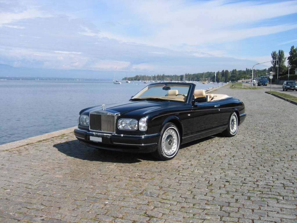 Rolls-Royce Corniche photo 9