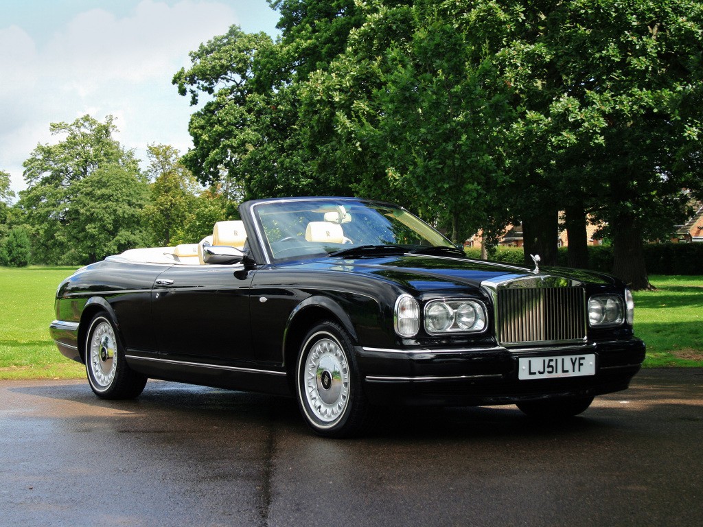 Rolls-Royce Corniche photo 11