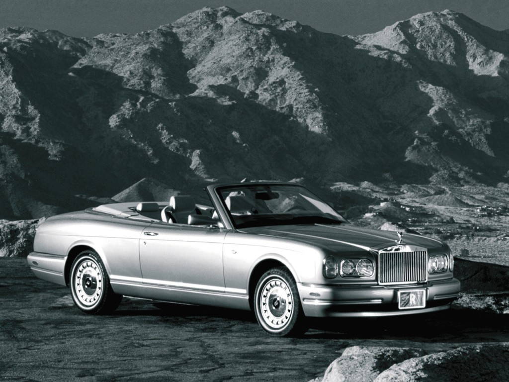 Rolls-Royce Corniche photo 12