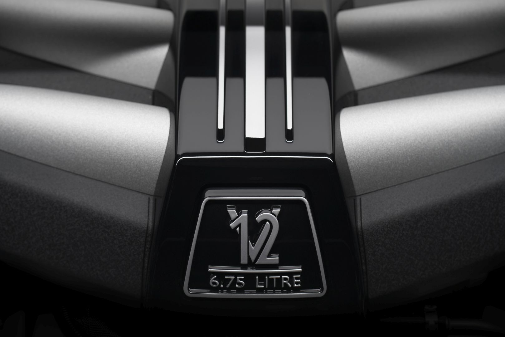 Rolls-Royce Cullinan photo 16