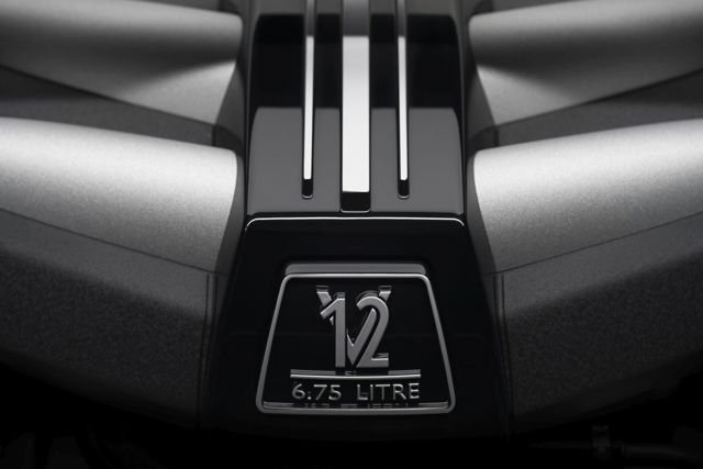 Rolls-Royce Cullinan photo 16