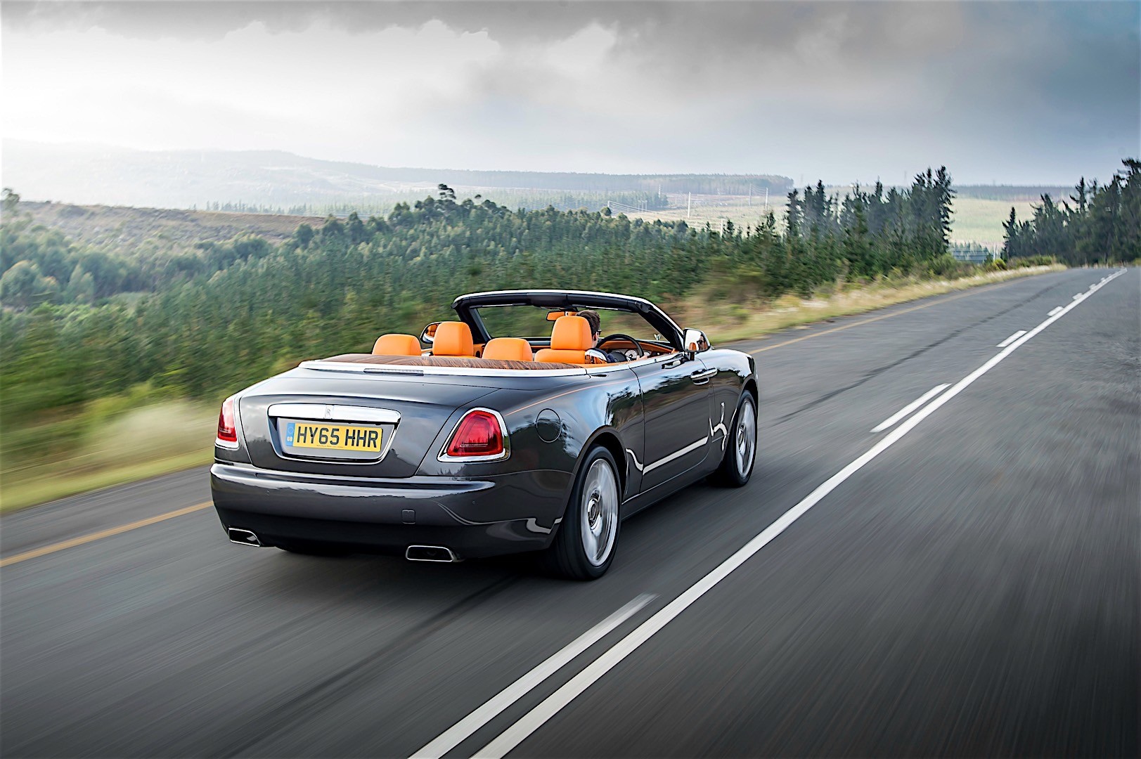 Rolls-Royce Dawn photo 5