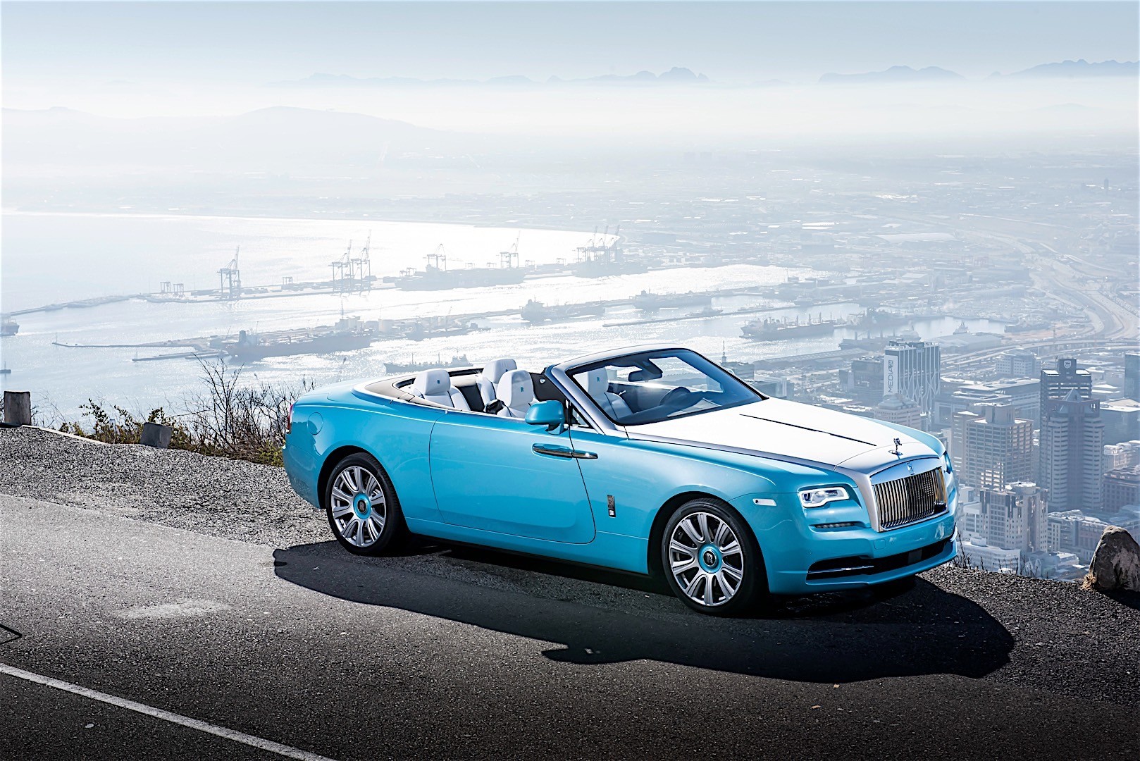 Rolls-Royce Dawn photo 8