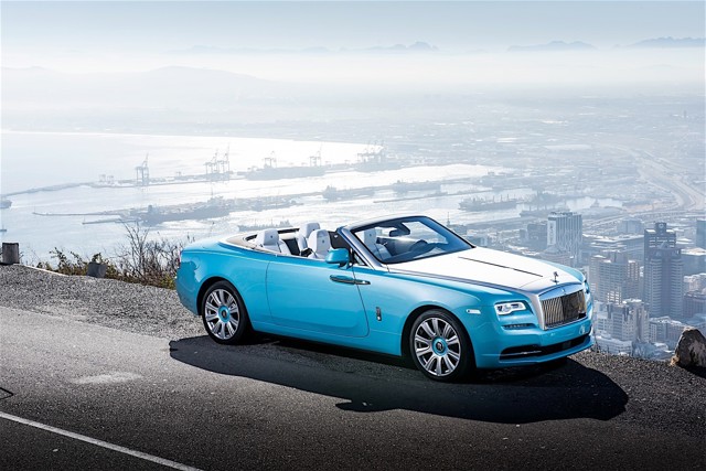 Rolls-Royce Dawn photo 8