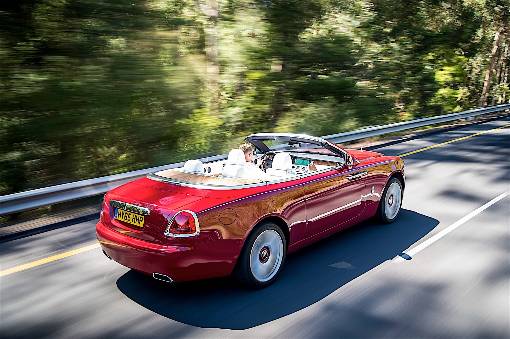 Rolls-Royce Dawn photo 14