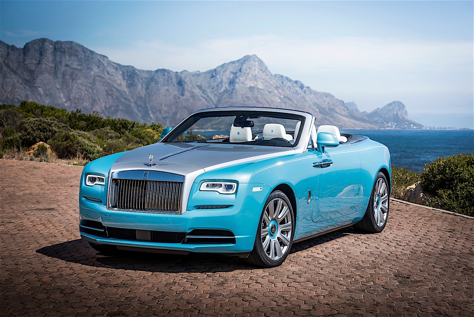 Rolls-Royce Dawn photo 19