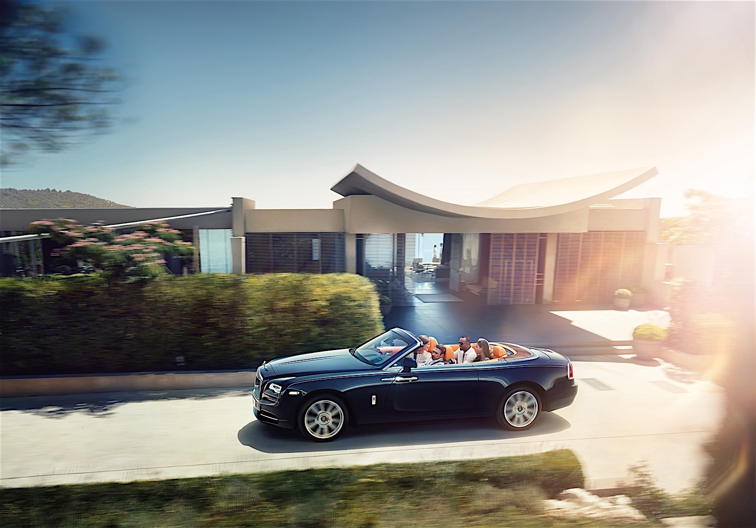 Rolls-Royce Dawn photo 30