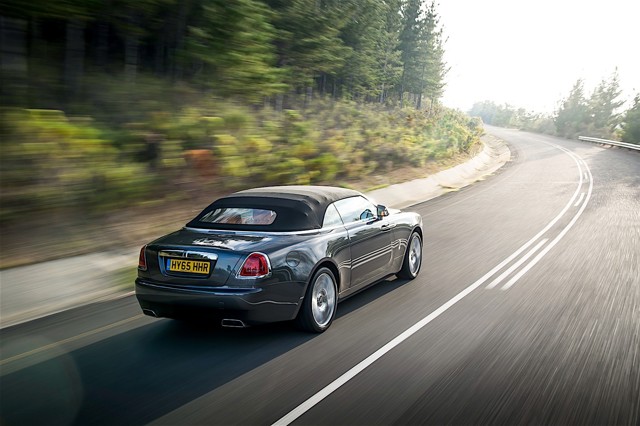 Rolls-Royce Dawn photo 31