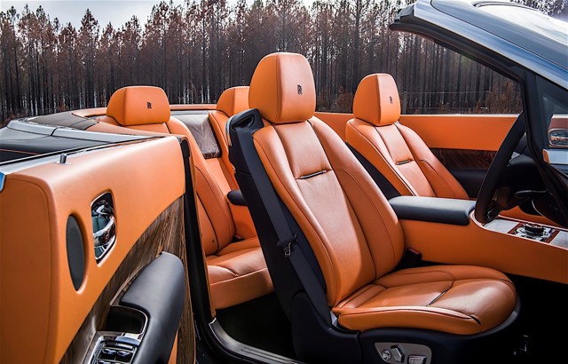 Rolls-Royce Dawn photo 38