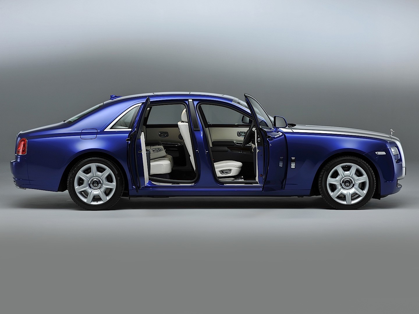 Rolls-Royce Ghost photo 77