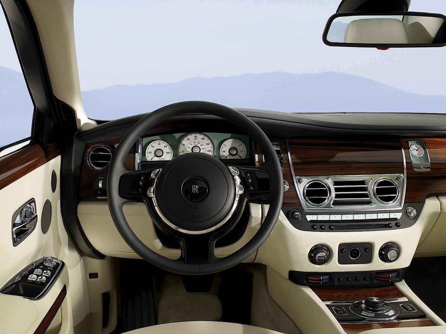 Rolls-Royce Ghost photo 106