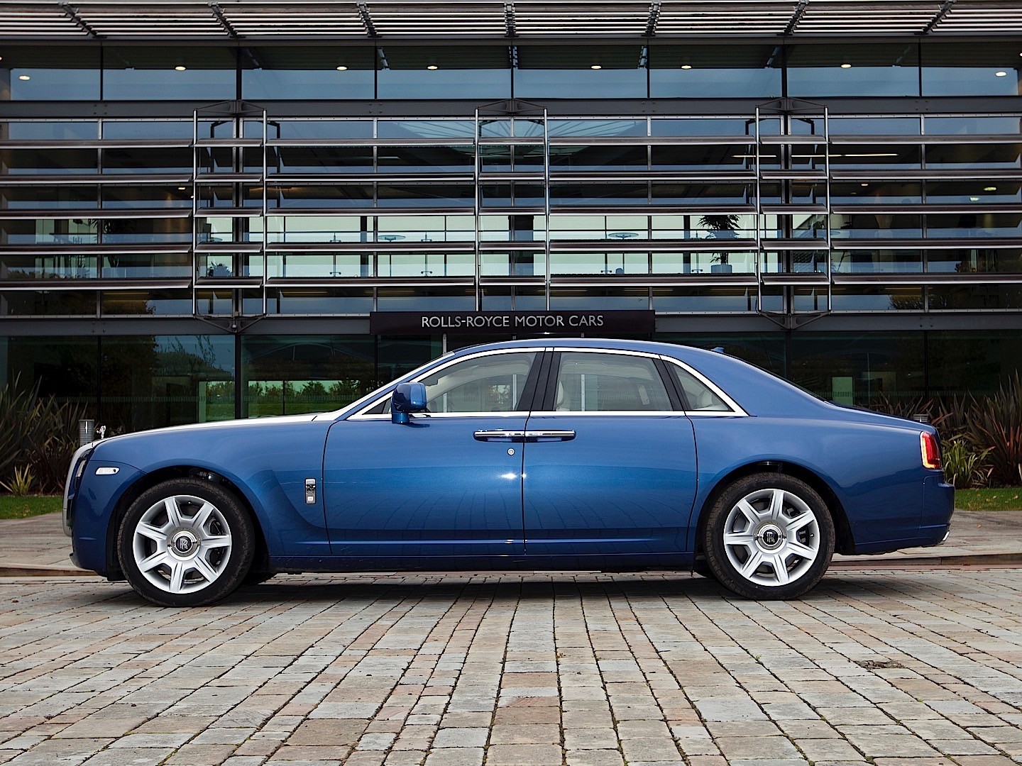 Rolls-Royce Ghost photo 21