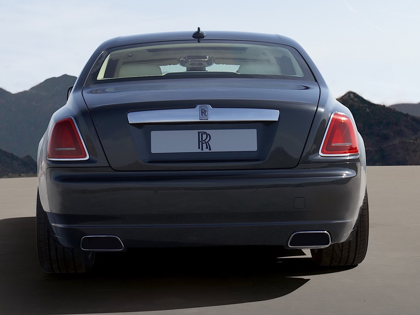 Rolls-Royce Ghost photo 29