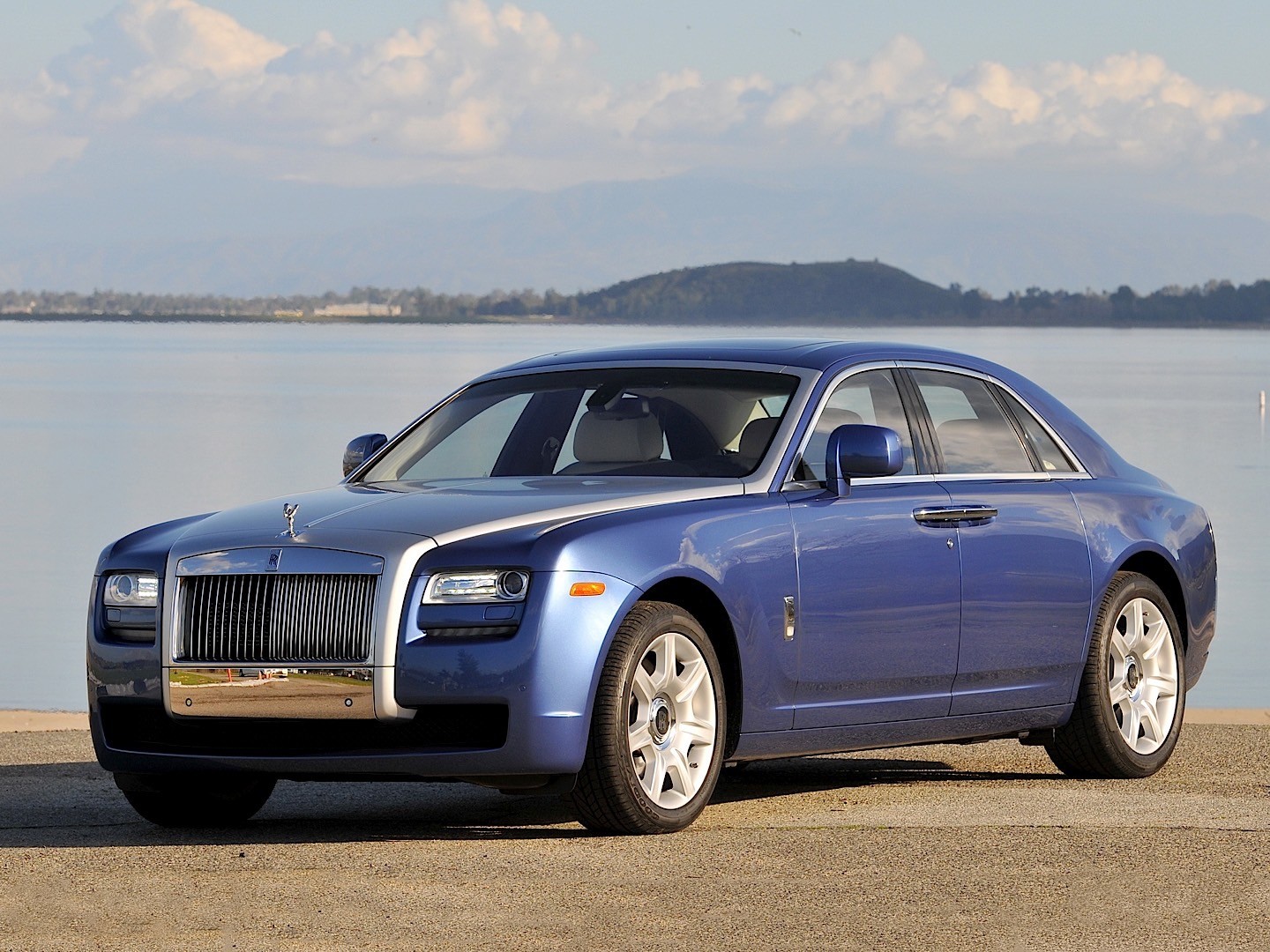 Rolls-Royce Ghost photo 30
